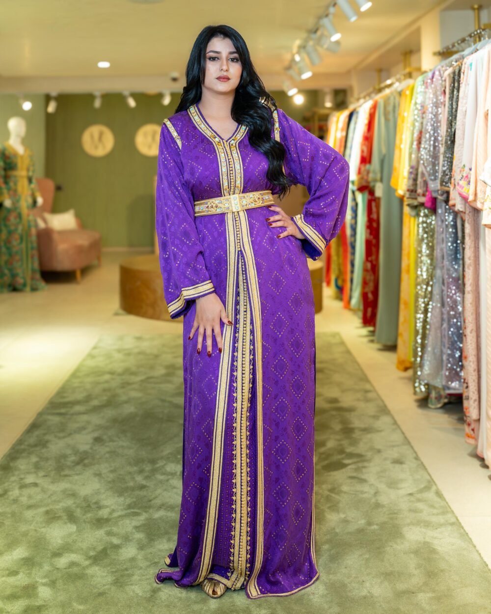 Caftan violet royal brodé doré
